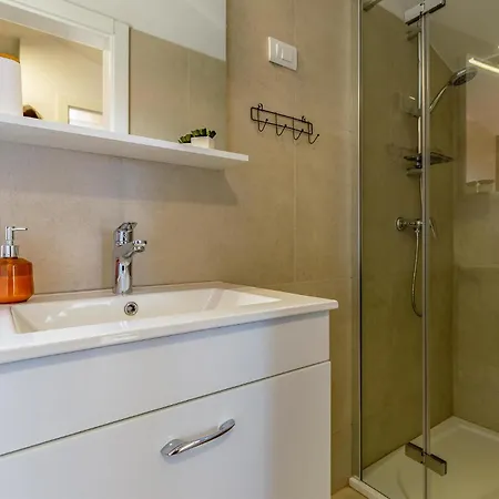 Beautiful In With Swimming Pool Apartmán *